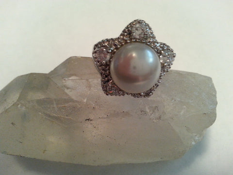 White Shell Pearl + White Topaz Star Ring - Size 6